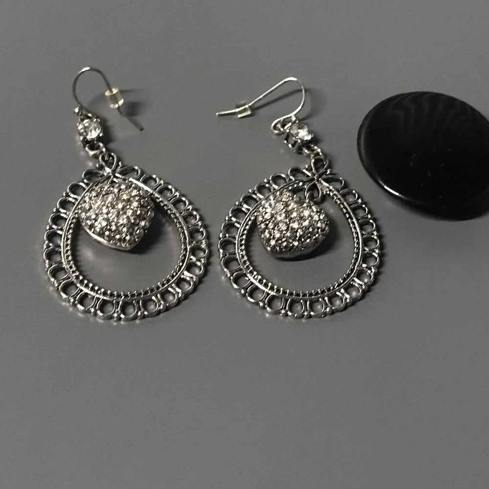 Silver Tone Rhinestone Heart Teardrop Filigree Dangle Earrings Pave‎ Pierced